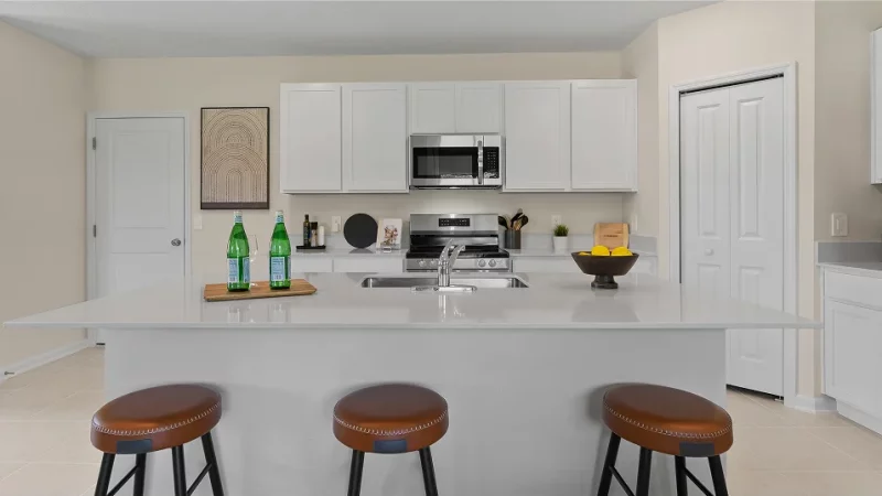 florida_core_l003_pic_columbus_kitchen_1of2_f1_base3_4_18_25