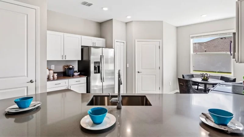 olh_1956_pic_freedom_kitchen_2of4_f1_base3_04_30_24